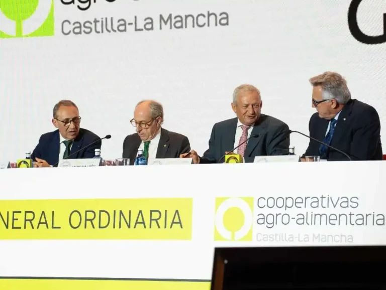 Globalcaja reafirma junto a Cooperativas Agro-alimentarias su papel como socio estratégico del sector agro