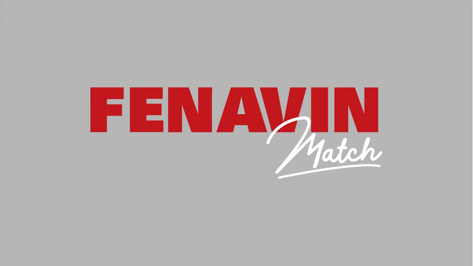 Profesionales del sector vitivinícola negociando y catando en los pabellones comerciales de FENAVIN en Ciudad Real.